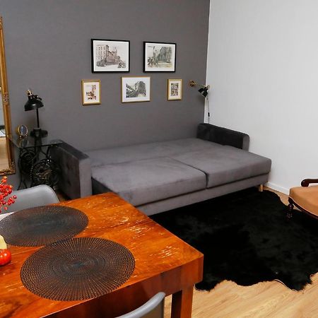 Mini Flat Apartman เปตช์ ภายนอก รูปภาพ
