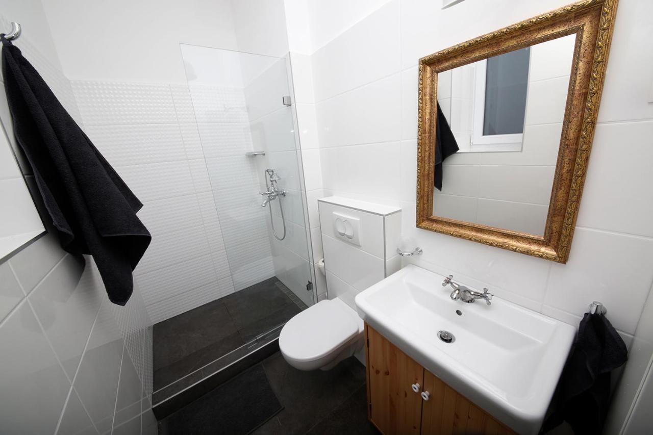 Mini Flat Apartman เปตช์ ภายนอก รูปภาพ